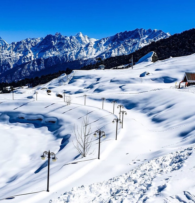 Snow slopes at Auli